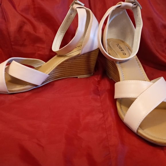 TORRID Women's Blush Pink Crossover Strap Wedge - Picture 4 of 8